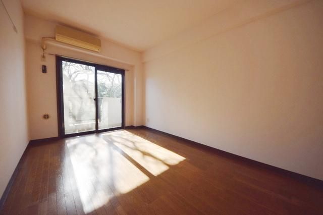 居室・リビング　★陽当たりの良い洋室です★