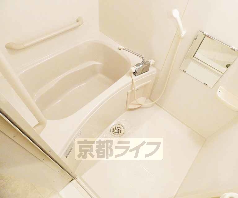 バス・シャワールーム　綺麗です。