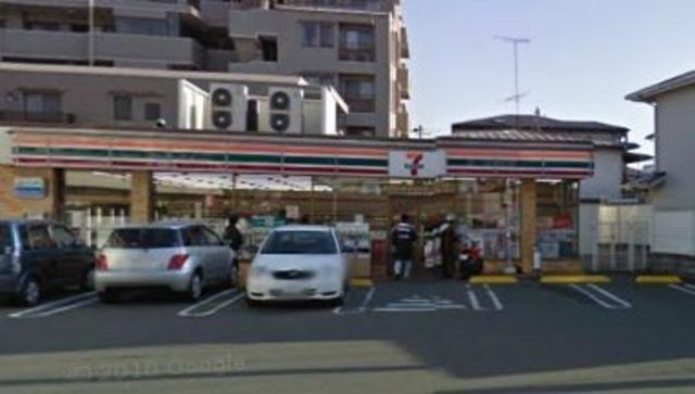 コンビニ　コンビニ（コンビニ）まで180m