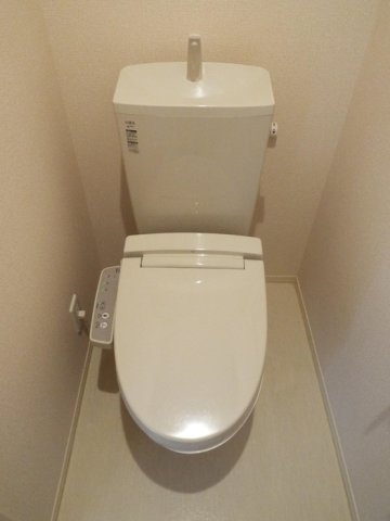 トイレ　温水洗浄暖房便座