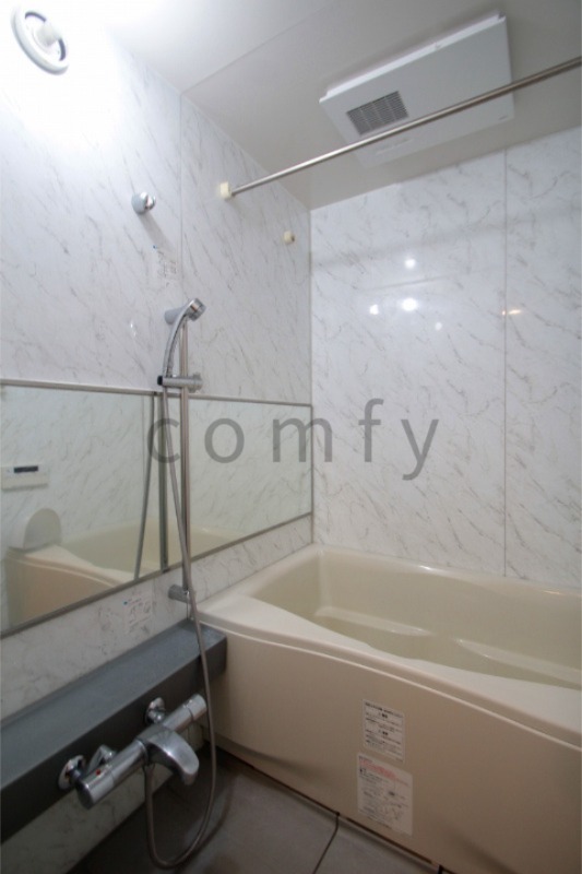 バス・シャワールーム　バスルーム