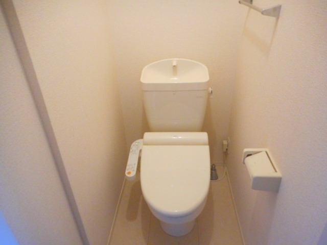 トイレ　温水洗浄便座