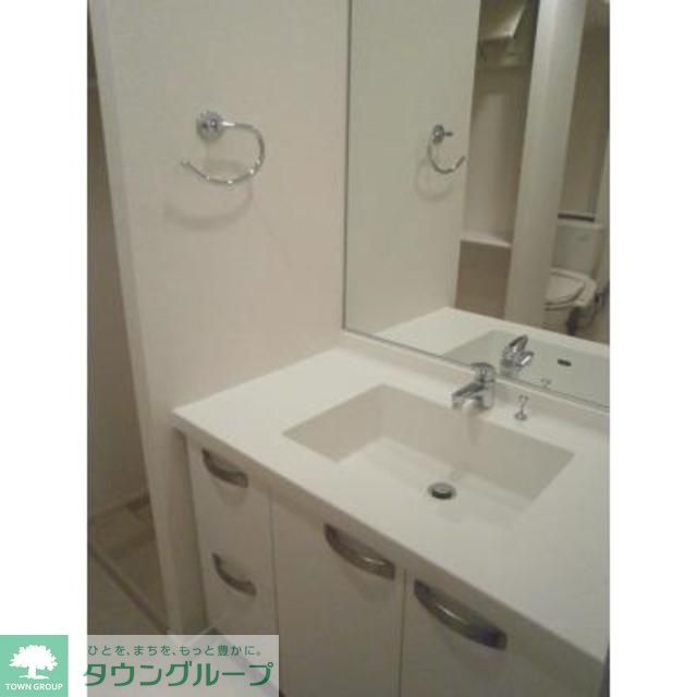 洗面設備　※写真は同タイプ住戸です。