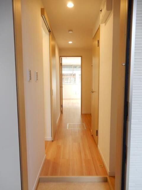 玄関　※別部屋参考写真