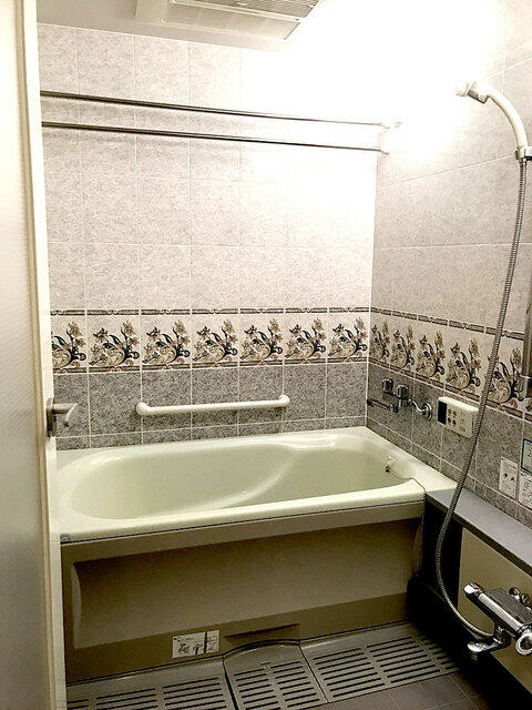 バス・シャワールーム　※写真は同タイプ住戸です。