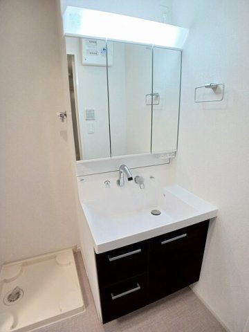 洗面設備　コンパクトで使いやすい洗面所