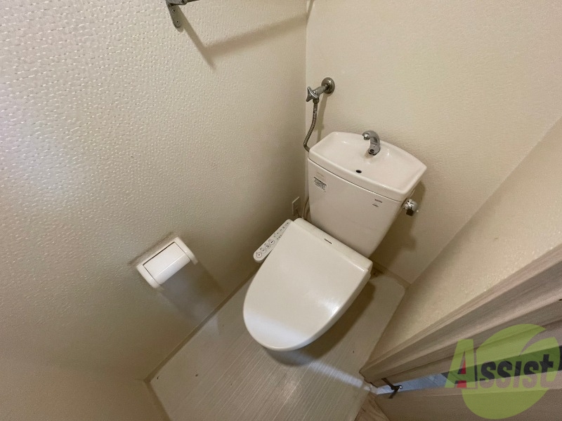 トイレ　シャワートイレになっているので快適です！