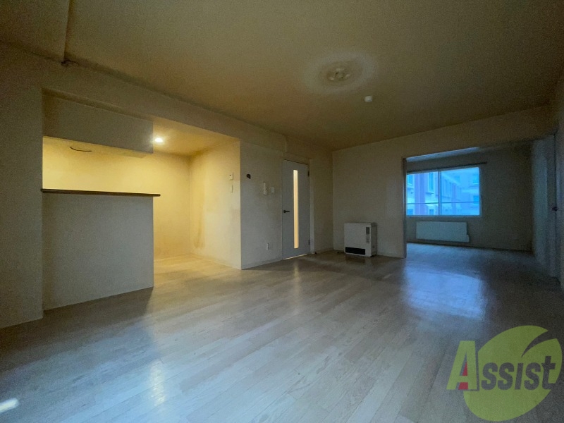 居室・リビング　広くてきれいなリビングです！快適に過ごせそうですね。