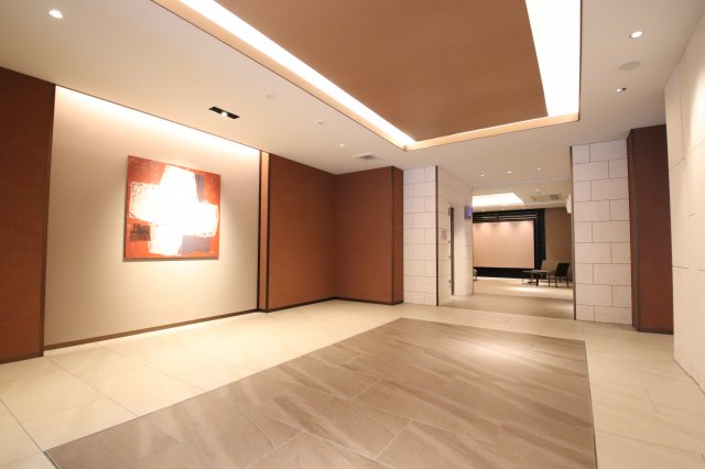 ロビー　落ち着いたロビーです