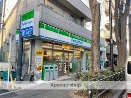 コンビニ　ファミリーマート杉並下高井戸四丁目店（コンビニ）まで246m