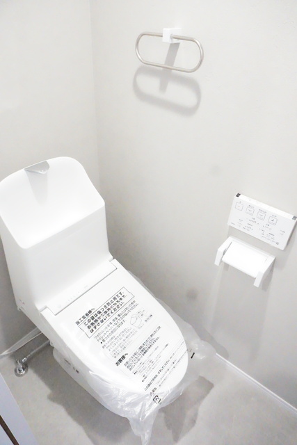 トイレ　温水洗浄便座のトイレです☆