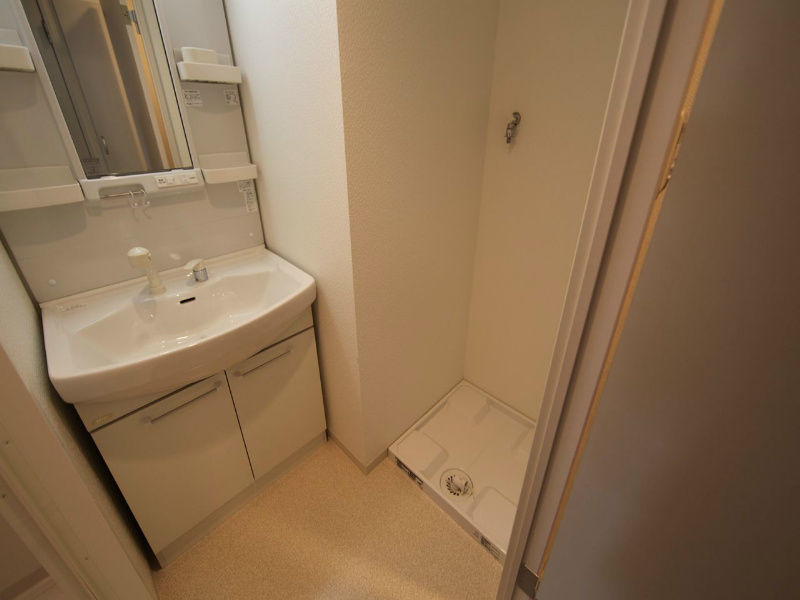 洗面設備　脱衣所　独立洗面台（シャンプードレッサー）洗濯機用意できます