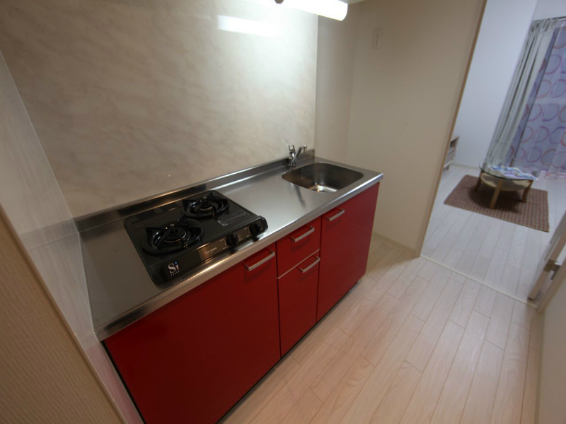 キッチン　システムキッチン（ガス2口）冷蔵庫・レンジ等ご用意できます