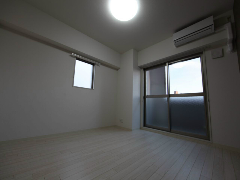 バルコニー　洋室7.7帖　ウォークインクローゼット付（収納充実してます）