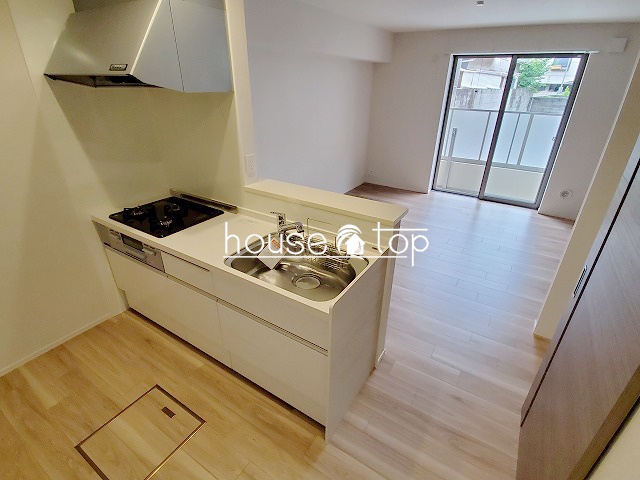 居室・リビング　明るいリビング