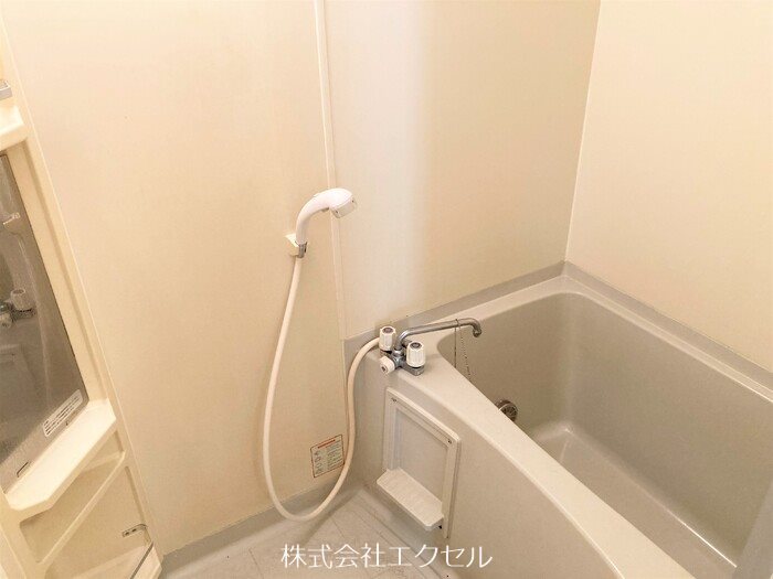 バス・シャワールーム　嬉しい追い焚き機能付きです。