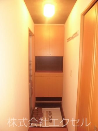 玄関　シューズBOX完備の玄関です。