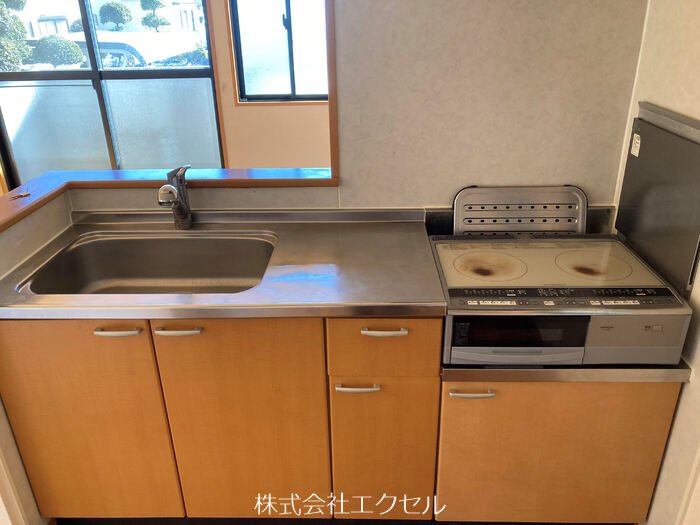 キッチン　二口ＩＨコンロ付キッチンです。