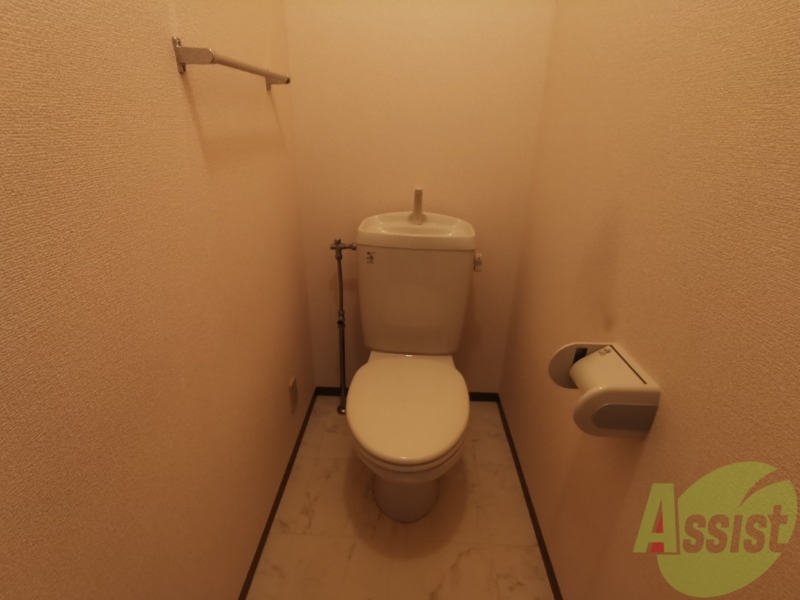 トイレ　トイレです。シンプルで清潔感があります。