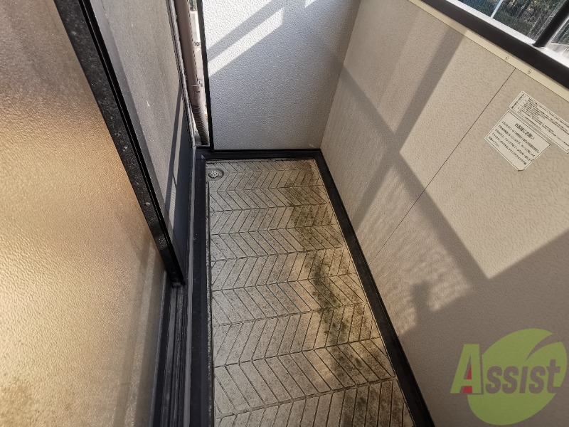 バルコニー　バルコニーです。洗濯物を干すのに困らなそうです。