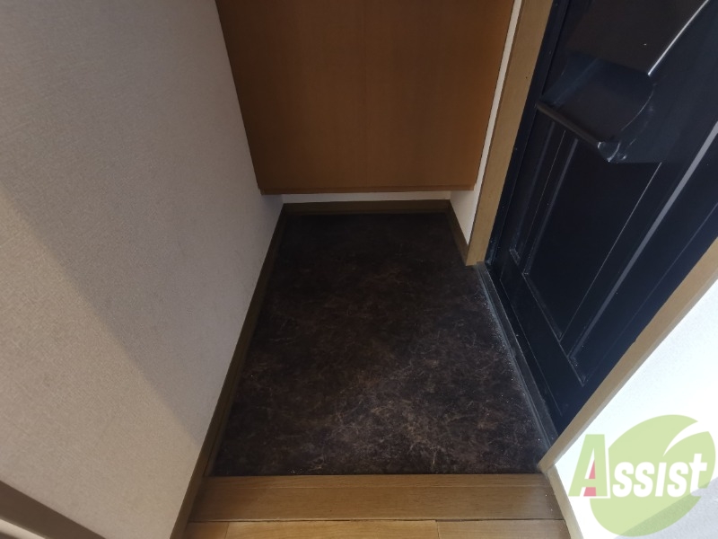 玄関　玄関です。シューズボックスが浮いているので掃除しやすそう。