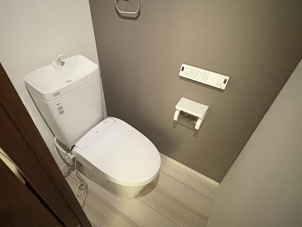 トイレ　嬉しいウォシュレット完備