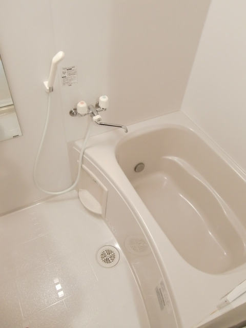 バス・シャワールーム　★追焚・乾燥機付のゆったりとしたバスルーム★