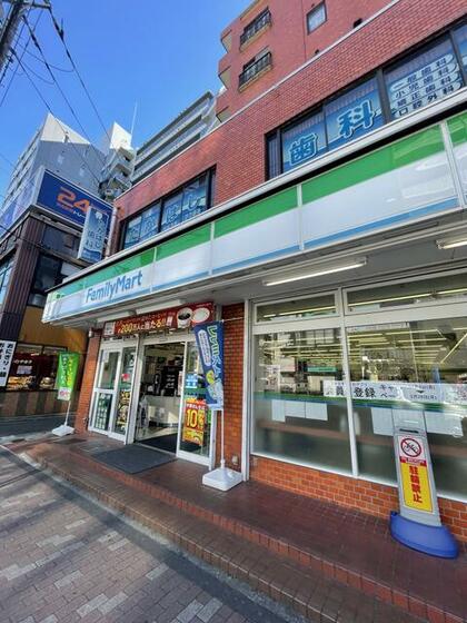 コンビニ　ファミリーマート墨田菊川駅前店（コンビニ）まで100m