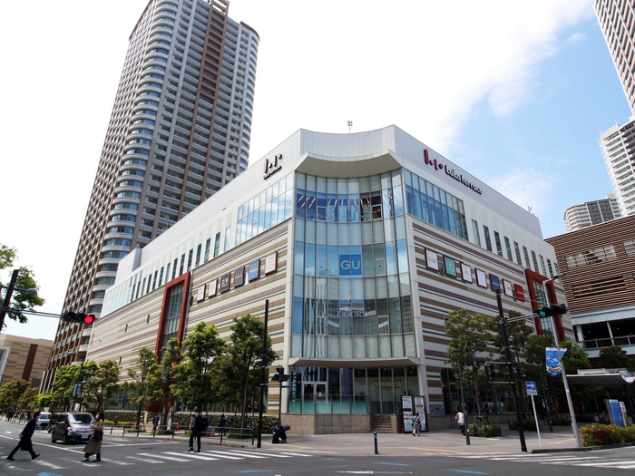 ショッピングセンター　ララテラス（ショッピングセンター）まで700m