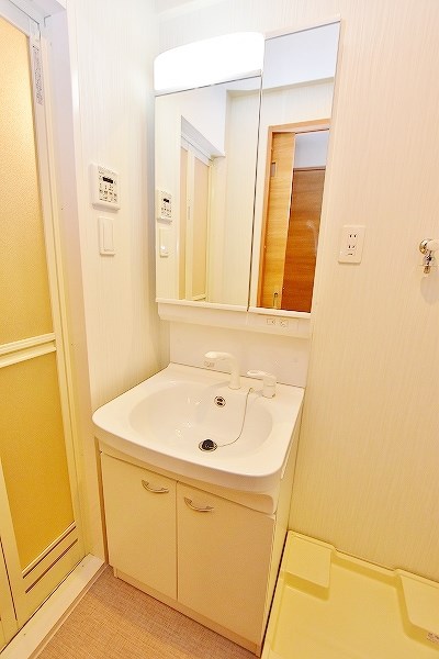 洗面設備　★シャワー付き洗面台★