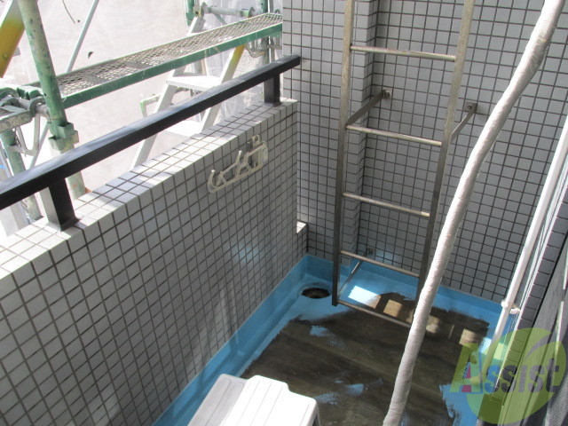 バルコニー　バルコニーも太陽の光が入りとっても明るいです