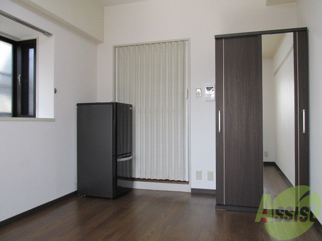 居室・リビング　冷蔵庫もついて初期投資抑えれますね