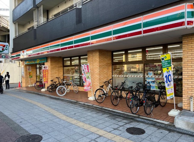 コンビニ　セブンイレブン 大阪南市岡3丁目店（コンビニ）まで1069m