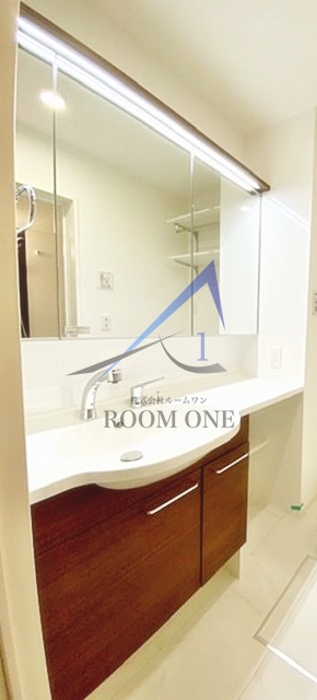 洗面設備　洗面台です。