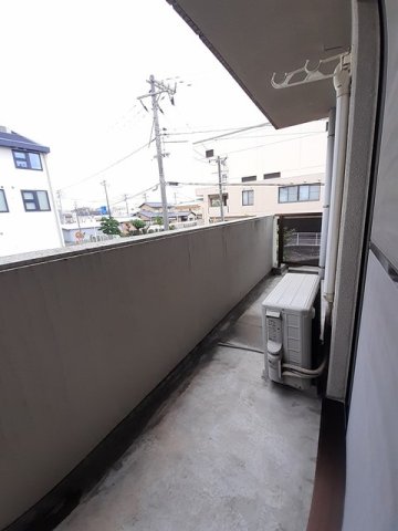 バルコニー　バルコニーからの眺めを楽しみながら食事をしませんか