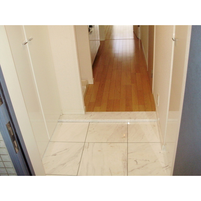 玄関　同タイプ別部屋