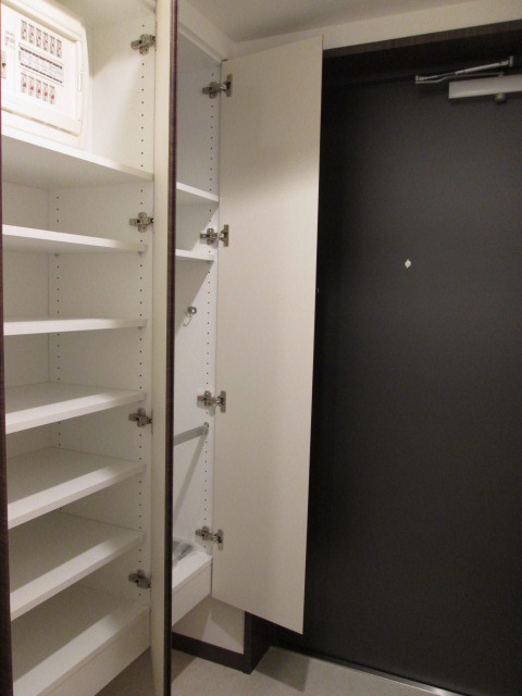 玄関　044-299-8985までお気軽にお電話下さい♪