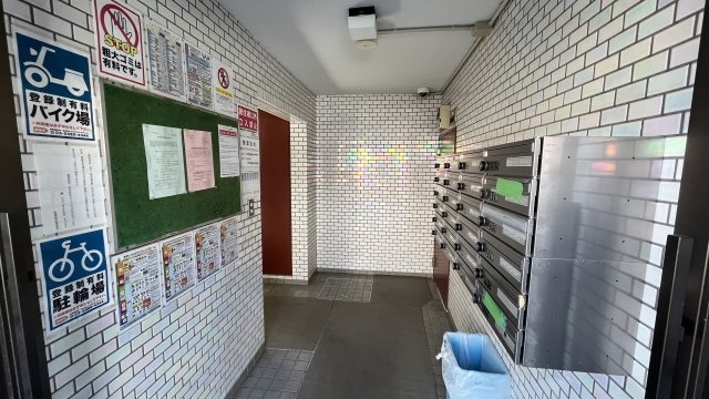 エントランス　建物の内部です