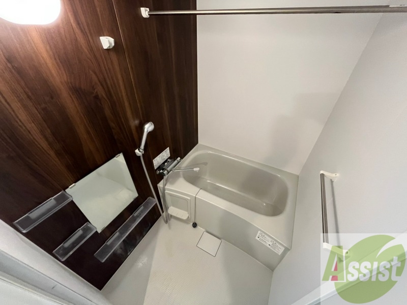 バス・シャワールーム　お風呂になります。一日の疲れを癒してくださいね。