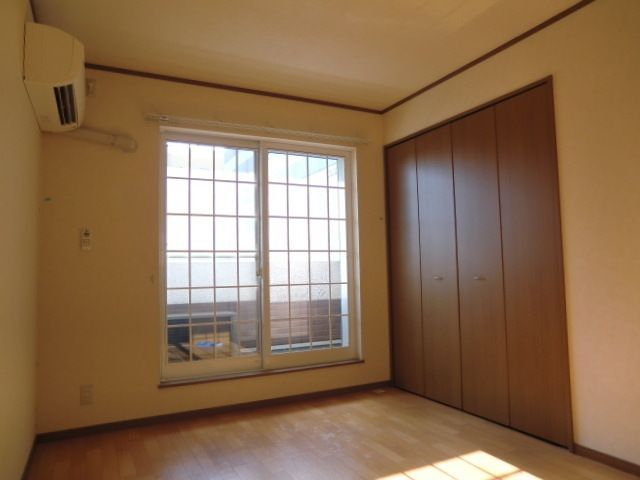 居室・リビング　明るい室内