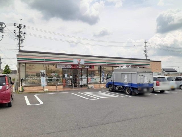 コンビニ　セブンイレブン　小木３丁目店（コンビニ）まで290m