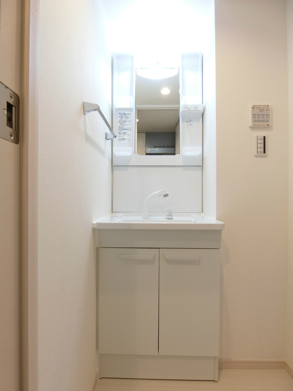 洗面設備　脱衣スペースもあります