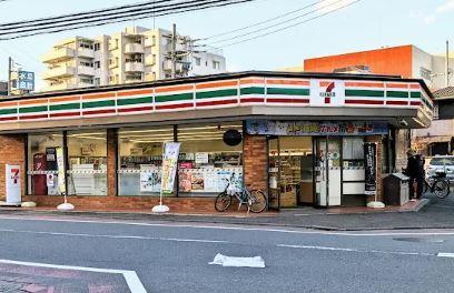 コンビニ　セブンイレブン 綾瀬店（コンビニ）まで496m