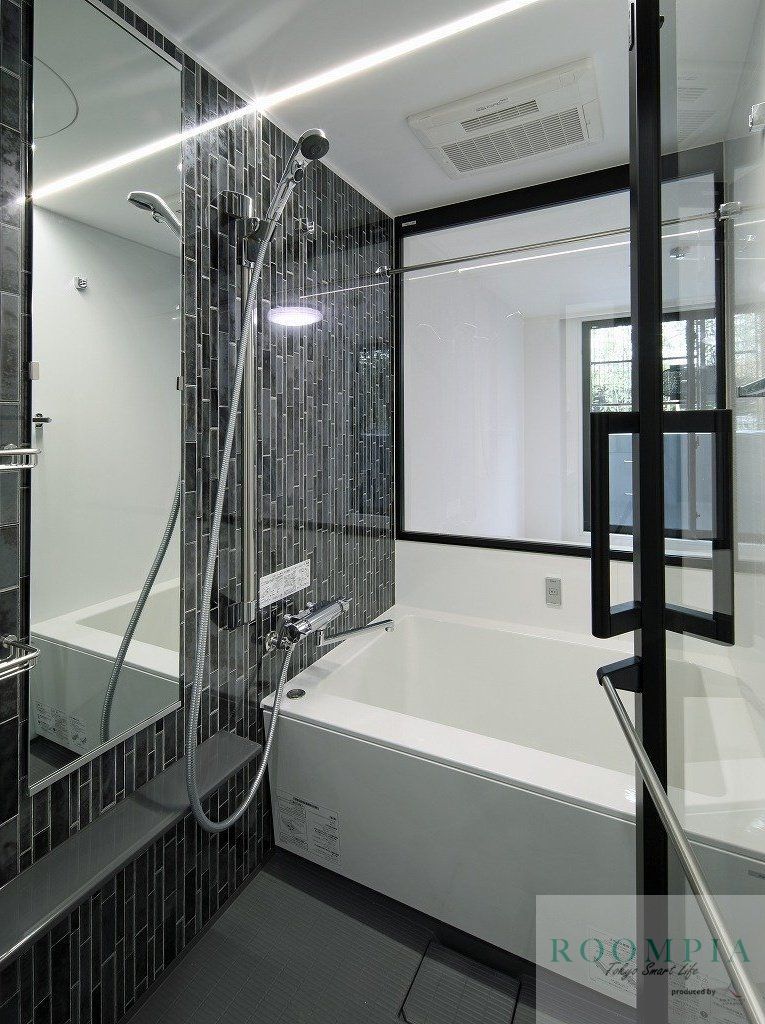 バス・シャワールーム　※同タイプの別のお部屋です。