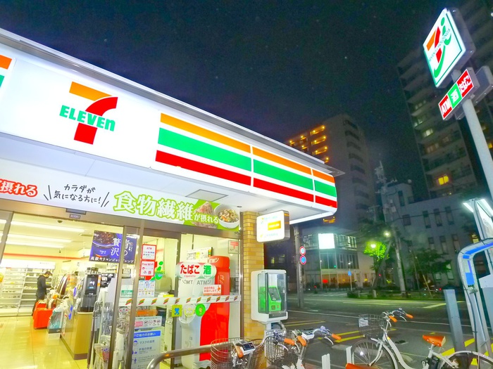 コンビニ　セブンイレブン（コンビニ）まで140m
