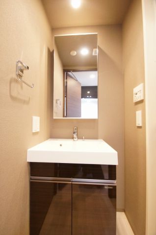 洗面設備　日々の生活に便利な「独立洗面台」