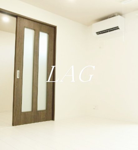 居室・リビング　洋室のお部屋です。（同仕様です。）