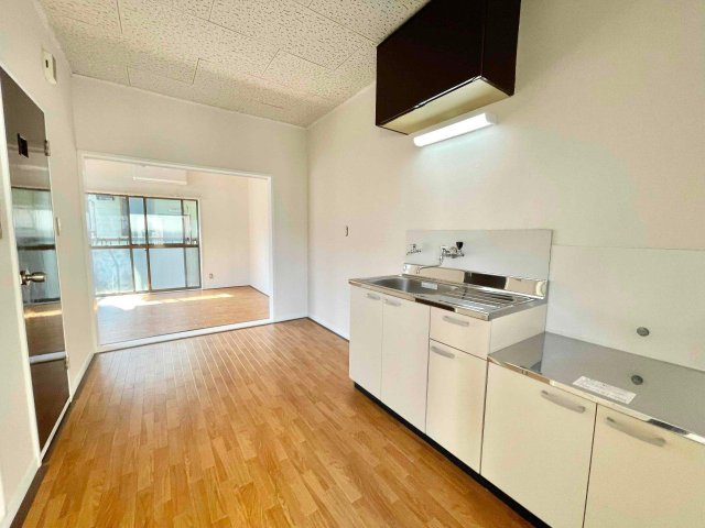 居室・リビング　角部屋で明るい！