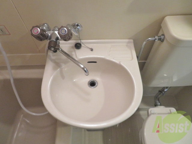 洗面設備　洗面台は独立していて、使いやすそうです。