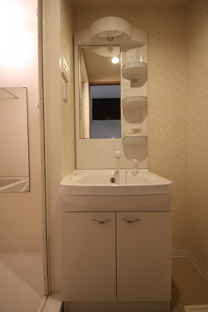 洗面設備　同物件別号室の写真です。